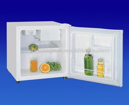  Compact Refrigerator (Réfrigérateur compact)