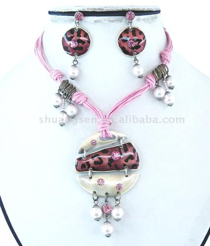  Necklace and Earrings (Collier et boucles d`oreilles)