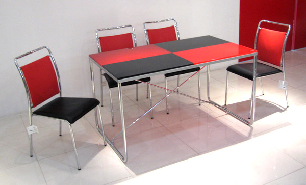  Dining Table (Esstisch)