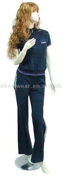  Women`s Sports Suit