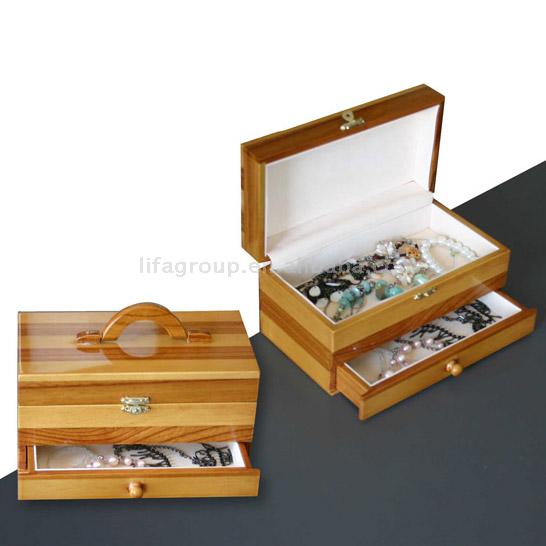  Wooden Gift Box (Деревянной шкатулке)