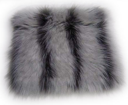  Synthetic Fur Cushion and Throw (Fourrure synthétique Coussin et Throw)