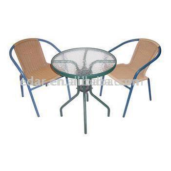  Garden Table and Chairs (Table et chaises de jardin)