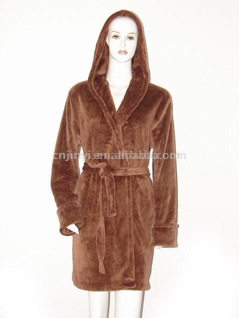  Hooded Bathrobe (Hooded Peignoir)