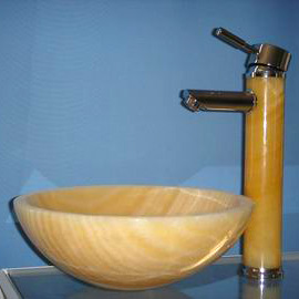  Stone Bowl , Basin and stone faucet (Stone Bowl, du bassin et d`un robinet en pierre)