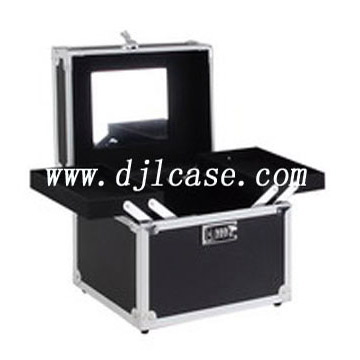  Aluminum Hairdresser`s Case (Valise en aluminium de coiffeur)