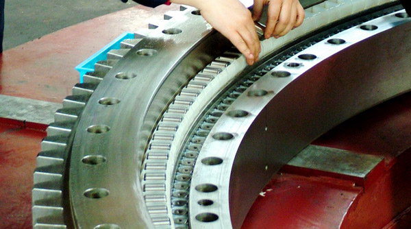  Three-Row Roller Slewing Bearing (Trois rangs Slewing Roller Bearing)