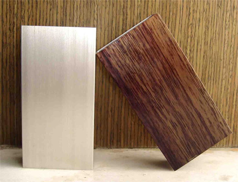  Wood-Grain Imitating Profile (Wood-Grain Imitant le profil)