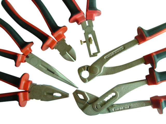  Pliers (Pinces)