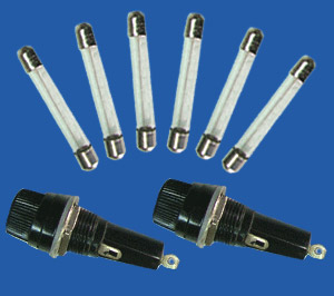  Fuse and Fuse Holder (Porte-fusibles et fusibles)