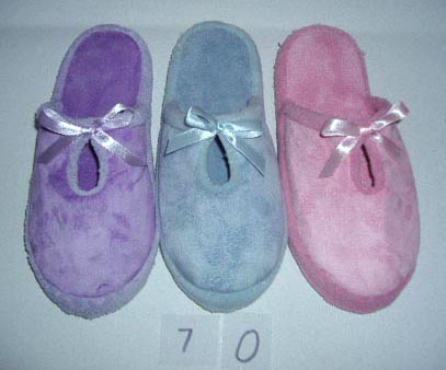  Slippers ( Slippers)