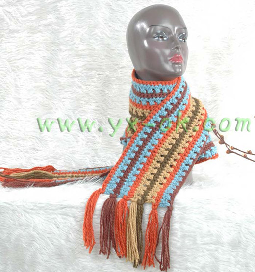  Hand Crocheted Scarf (Main Crocheté Foulard)