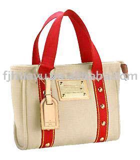  Ladies` Handbags (Sacs à main pour dames)