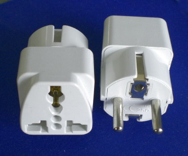  Travel Adaptor (Reise-Adapter)