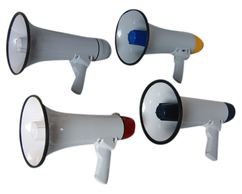  Megaphone (Mégaphone)