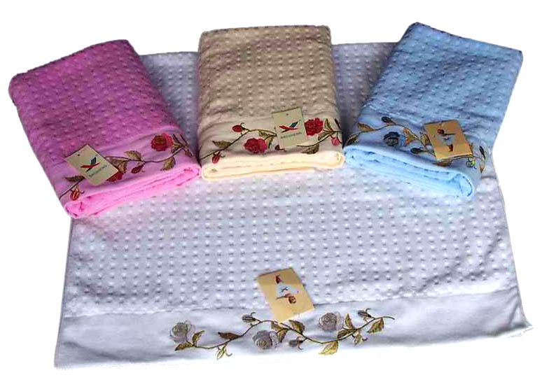  Velvet Jacquard Towel with Embroidery (Velvet Jacquard Serviette de broderies)