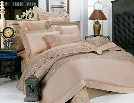  Embroidered Bedding Set (Literie brodée Set)