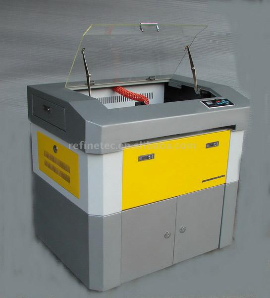  Laser Cutter/Engraver (Laser-Cutter / Graveur)