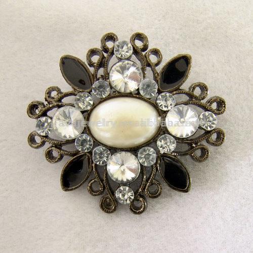  Enamel Pearl Brooch with stones (Enamel Pearl Broche avec des pierres)