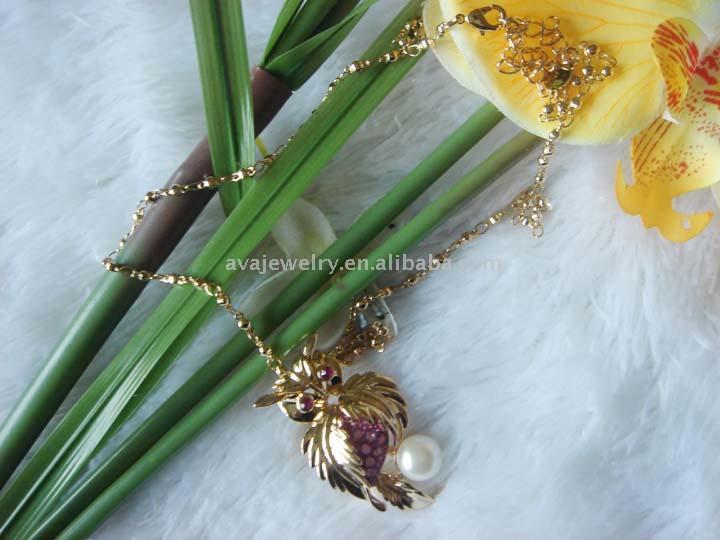  Owl Shaped Pearl Necklace (Collier de perles en forme de hibou)