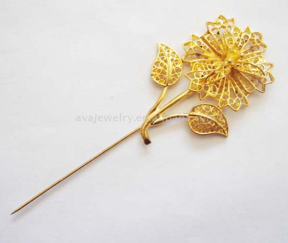  Gold Brooch With Flower Shaped ( Gold Brooch With Flower Shaped)