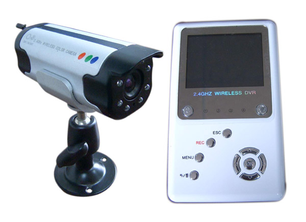  2.4GHz Wireless Camera and LCD Portable DVR Receiver (Caméra sans fil 2,4 GHz et écran LCD portable DVR)