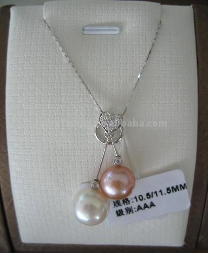  Pearl Pendant (Pendentif perle)