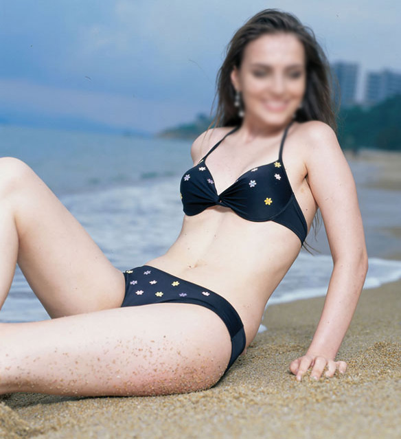  Sand Bikini ( Sand Bikini)
