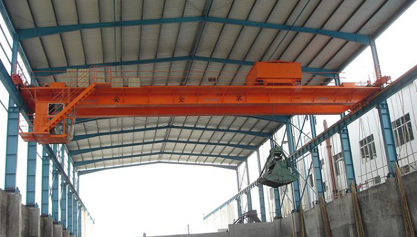  Overhead Crane with Grab (Laufkran mit Grab)