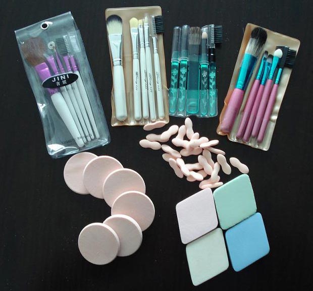  Cosmetic Accessories ( Cosmetic Accessories)