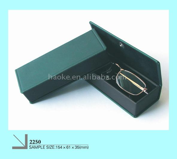  Optical Case (Affaire optiques)