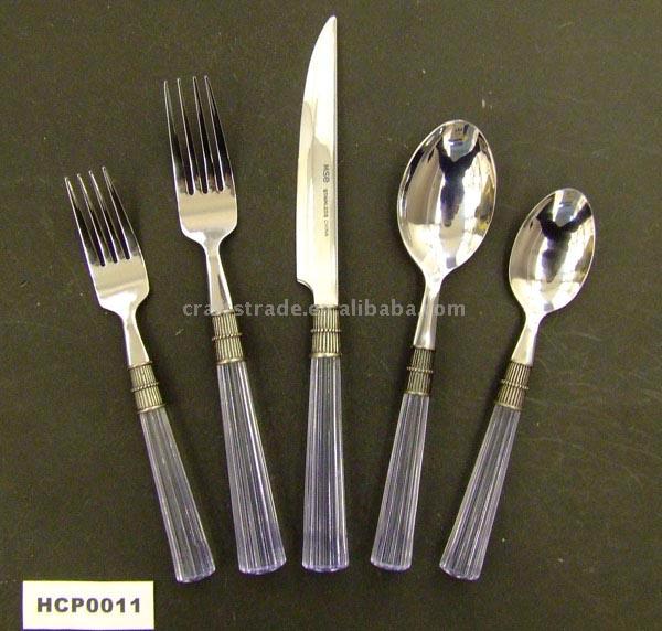  Cutlery Set With Plastic Handle (Набор столовых приборов с пластиковой ручкой)