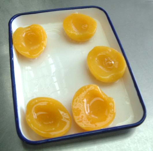  Canned Yellow Peach in Halves (Conserves Yellow Peach en deux)