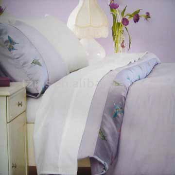  Satin Brocade Duvet (Brocade couette en satin)