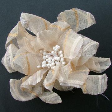  Costume Brooch (Costume Broche)