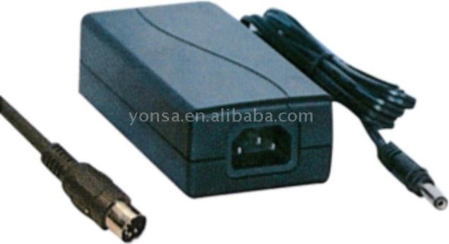  UL, CUL, CE, RoHS Approved AC-DC Adapter (UL, CUL, CE, RoHS Approuvé AC-DC Adapter)