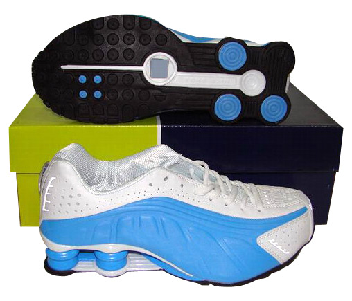  Sports Shoes (Chaussures de sport)