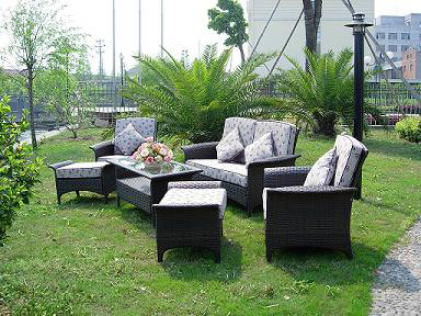  Rattan Furniture (Meubles en rotin)