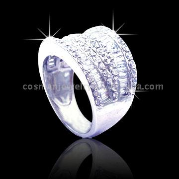  925 Silver Ring Inlaid with CZ Stones (925 Bague en argent incrustée de pierres CZ)