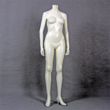  Female Mannequin (Femme Mannequin)