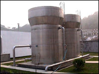 Upright Current Reaction Precipitator