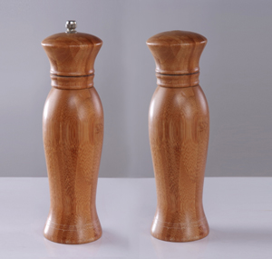 Wooden salt shaker & pepper mill set (Деревянный солонка & мельница для перца набор)