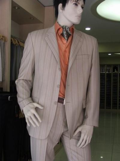 Suit (Costume)