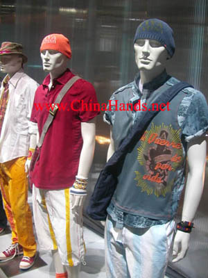 MANNEQUINS (MANNEQUINS)