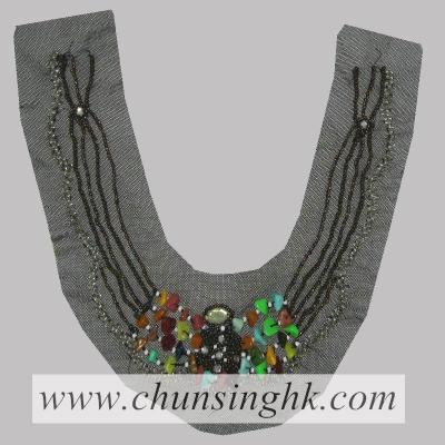 beads collar (collier de perles)