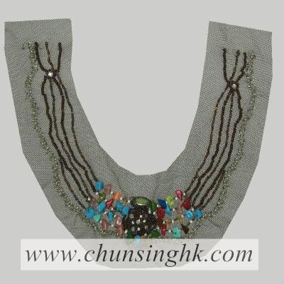 beads collar (collier de perles)