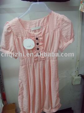 women dress (les femmes s`habillent)