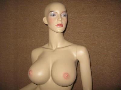 Female Mannequin (Femme Mannequin)