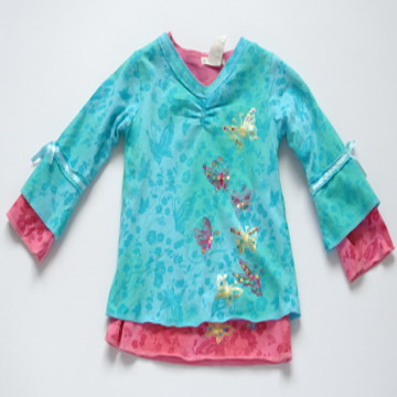 children`s fashion cloth (d `enfants en tissu de la mode)