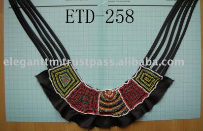 Collar Motif (Collar Motif)